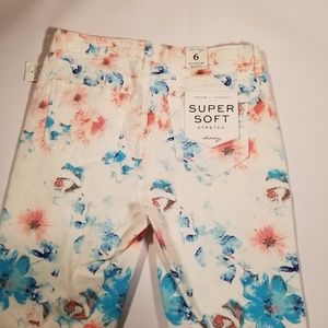 NWT|Truth+Theory|Floral Skinny Jeans